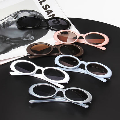 Amélie Noir Oval Sunglasses